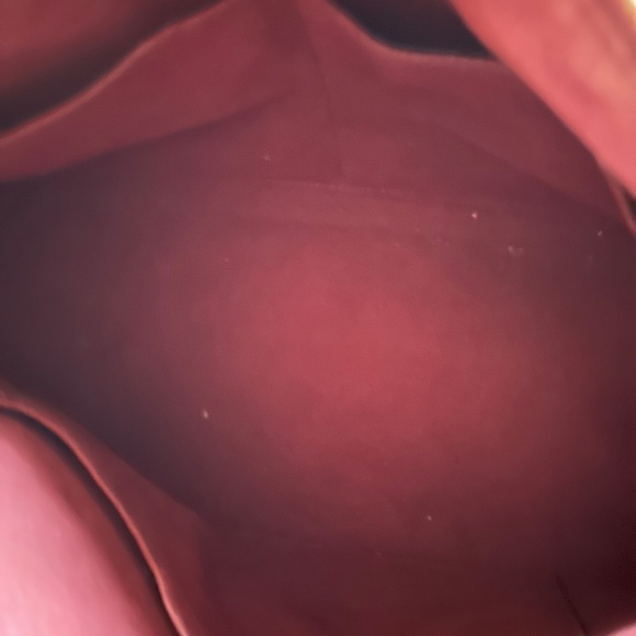 FULL INCLUSION 🔥🔥Stunning Louis Vuitton V tote  in monogram/Merlot - Picture 2 of 15